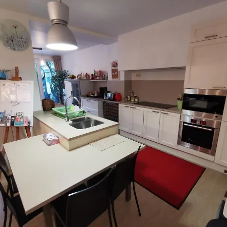 Apartment Le Divan Rouge Apartement, Next Atomium & Expo Brussels